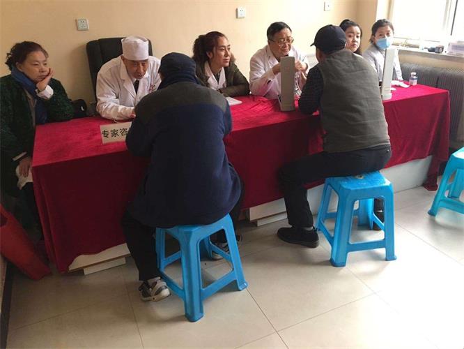 真情融入社区，义诊温暖民心